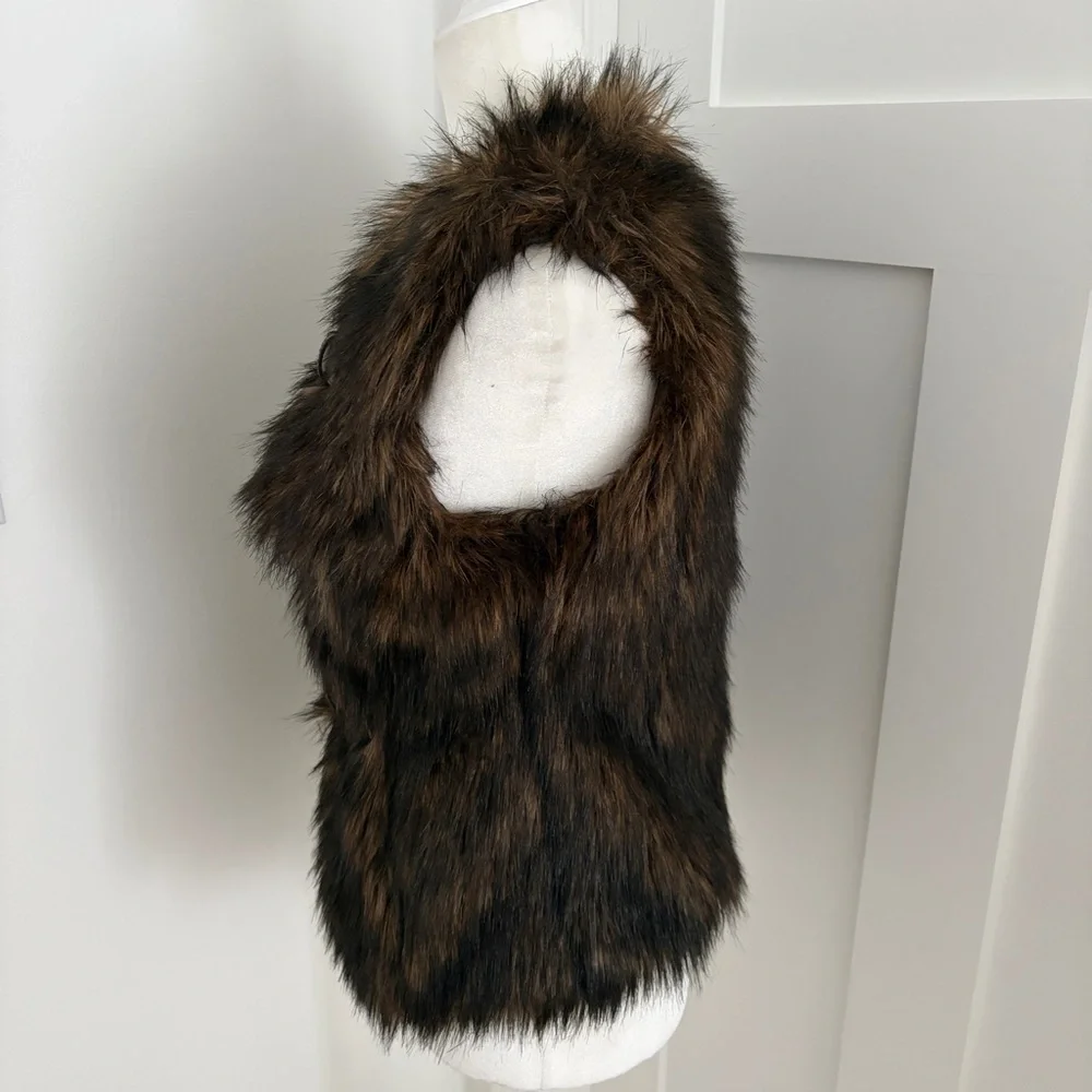 Michael Kors Faux Fur Vest Women’s XS Brown Buckle-Front Sleeveless Winter Vest